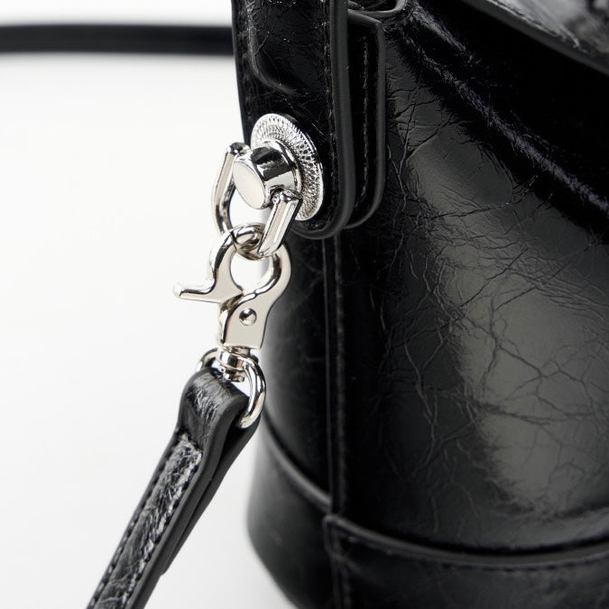 Women’s Genuine Leather Mini Bucket Shoulder Bag – Chic Turn-Lock Crossbody