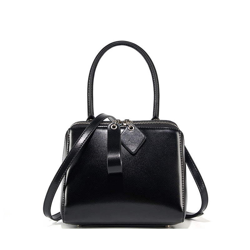 Women’s Genuine French Inspired Chic & Niche Crossbody Bag