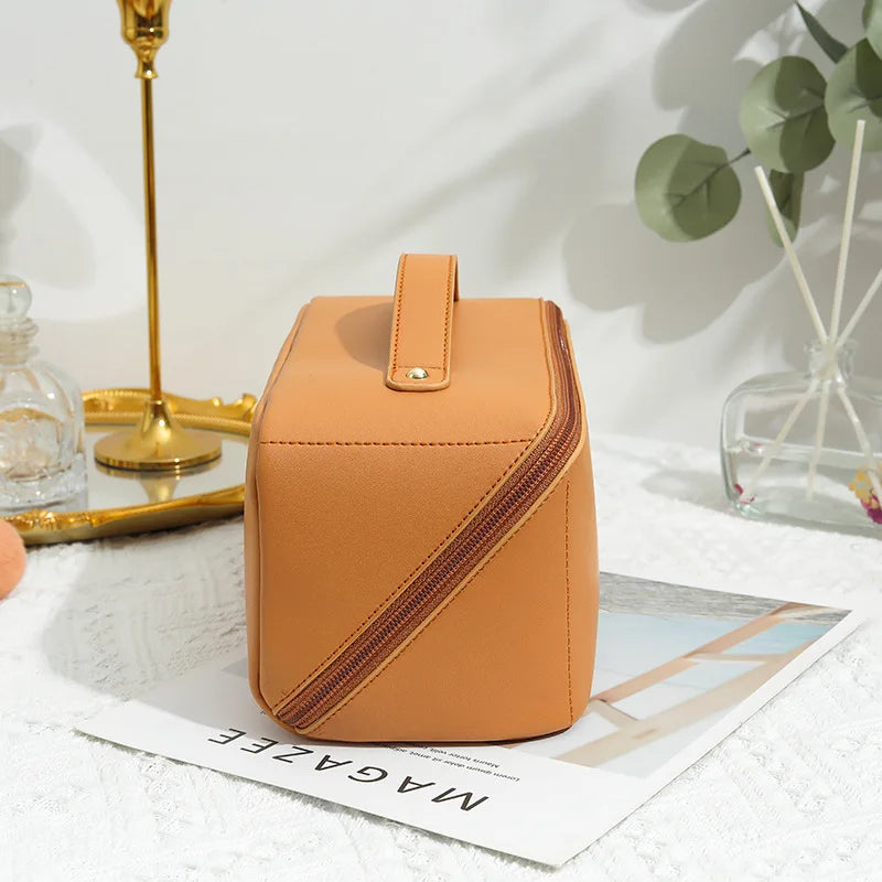 AMELIA - TRAVEL COSMETIC ORGANIZER